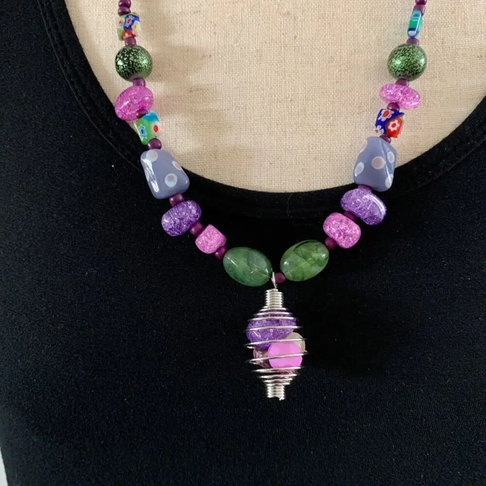 Diffuser Pink and green statement‎ necklace. - Picture 3 of 4
